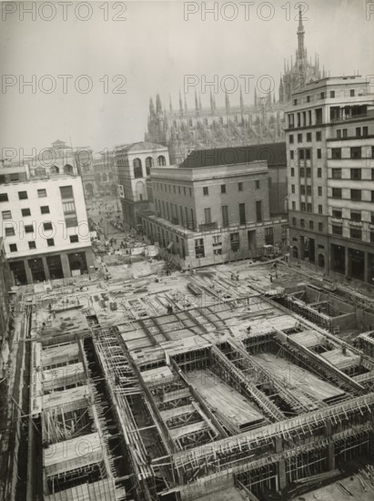 Construction of the underground parking lot in Piazza Diaz. 1955