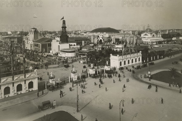 Milan Trade Fair: view from the main entrance in Piazza Giulio Cesare. ca. 1930