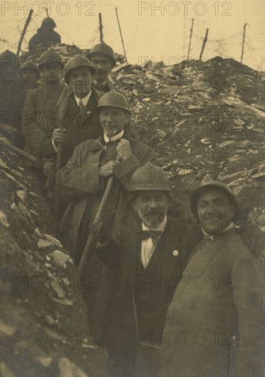 Touring Club Italiano excursion in Abruzzo. 1922