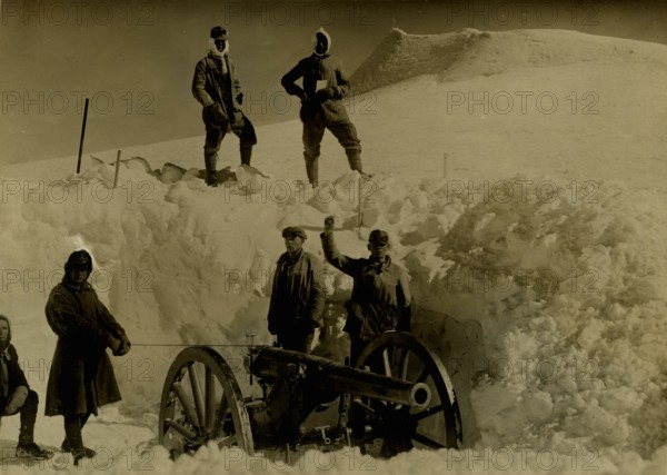Austrian cannon on the flat summit of Ortles