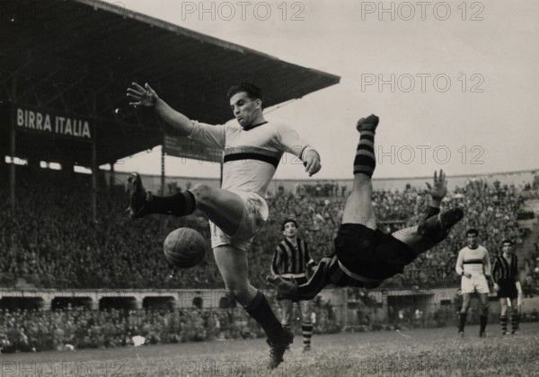 Gunnar Nordahl's goal during the Milan-Lucchese match on the sixth day of the 1950-1951 championship