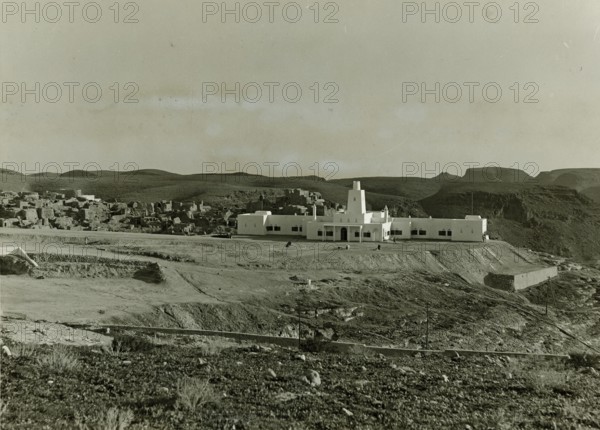 View of Nalut with colonial-era hotel and Berber castle.