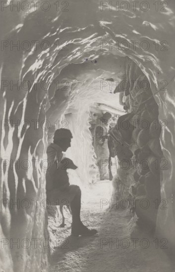 Soldiers in a tunnel on the Ortles glacier