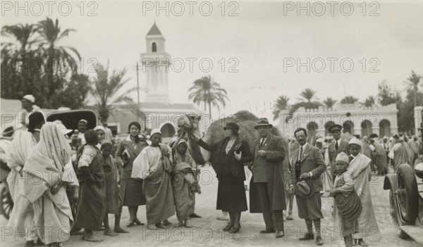 Hikers in Suk el-Giuma.