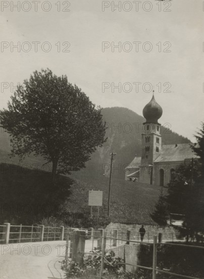 The village of Tires. 
	
		1927