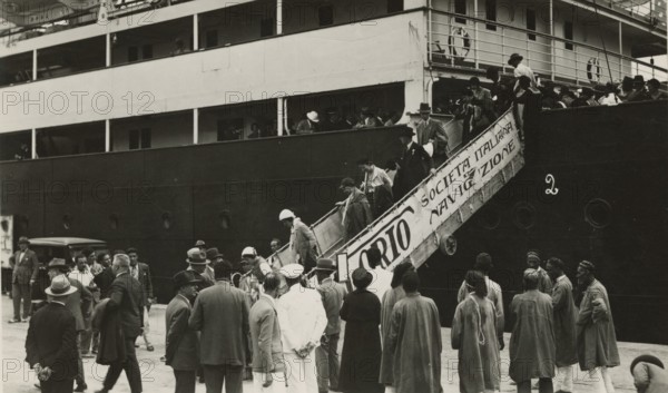 Excursionists disembark in Tripoli. 
	
		1931