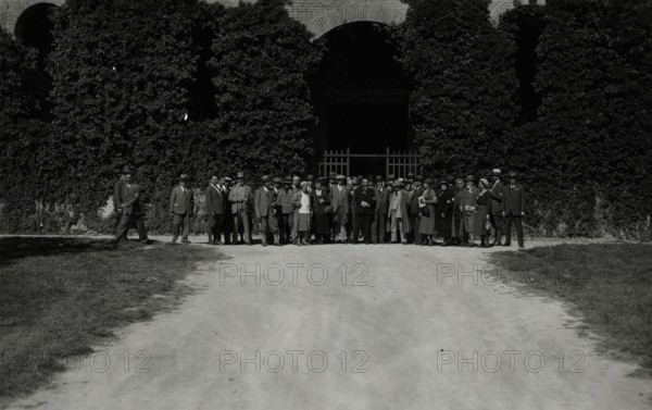 Members of the Touring Club Italiano  at Sant'Apollinare in Classe. 
	
		1931
