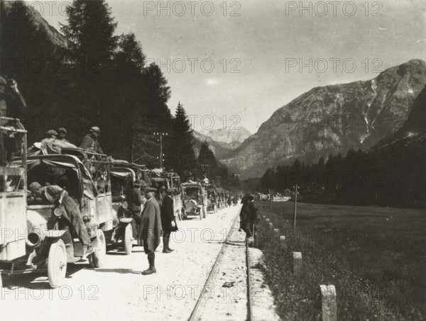 The column stopped at Fiammes, in the Ampezzo Valley. 1919