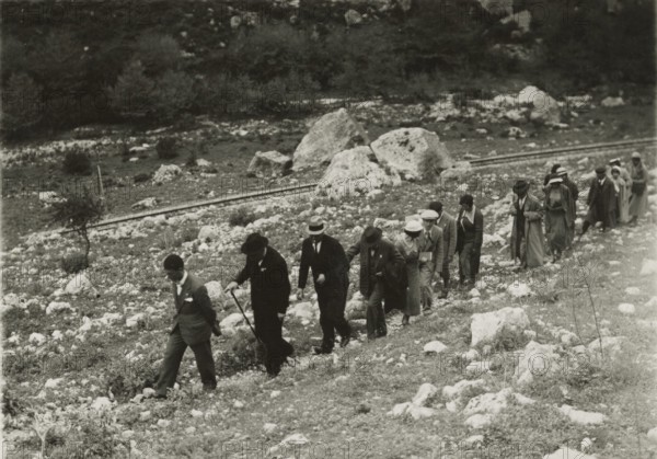 Excursion to the Sicilian hinterland. 
	
		1924
