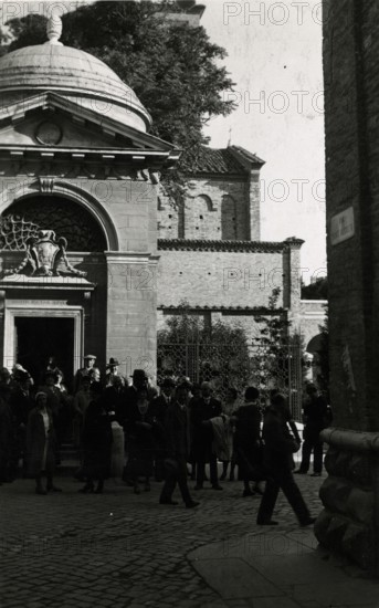 Dante's tomb in Ravenna. 
	
		1931