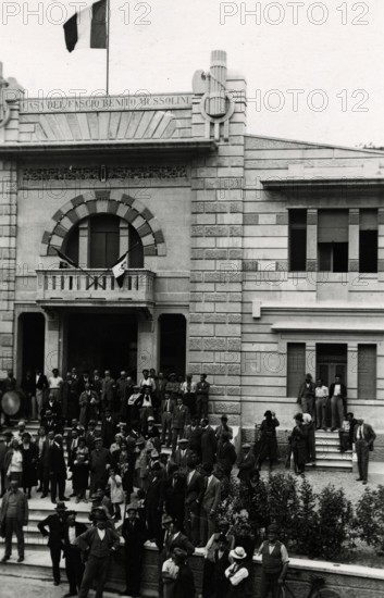 Dolcini Palace in the Saracen Market. 
	
		1931