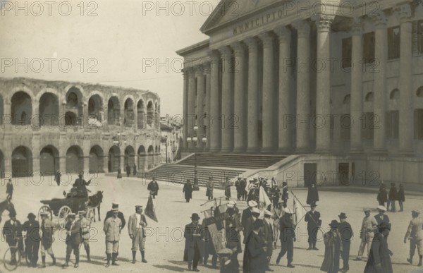 Cycling convention in Verona in 1905. 
	
		1905