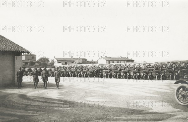 A line of trucks from the Caravan in Riva del Garda. 1919