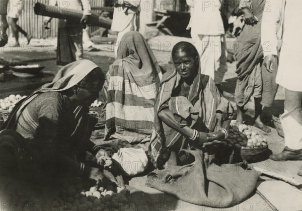 Indian women at the Benares market. 1920-1940