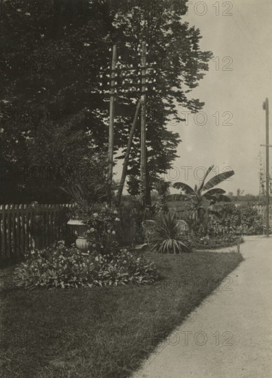 The garden of Cadeo station. 1928