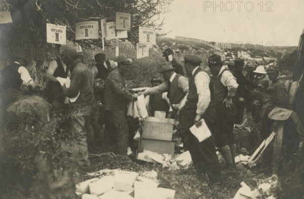 Touring Club Italiano Campsite in the By Basin: Team Organization. 1923
