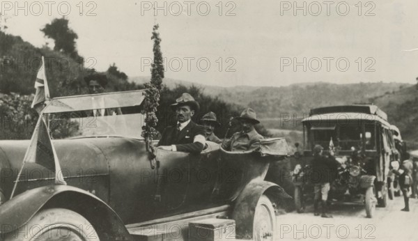Luigi Vittorio Bertarelli dictates the itineraries of the Guide to Italy to the secretary Lena Papa. 1912-1915