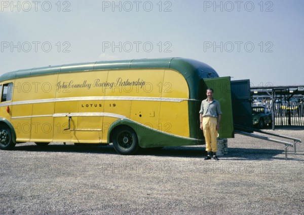 British Sports car racing driver Bill de Selincourt, R William de Selincourt, 1921-2014  John Coundley Racing partnership vehicle 1963.
