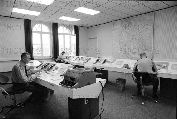 Headquarter, police emergency call 17 for the canton Zurich, 1968