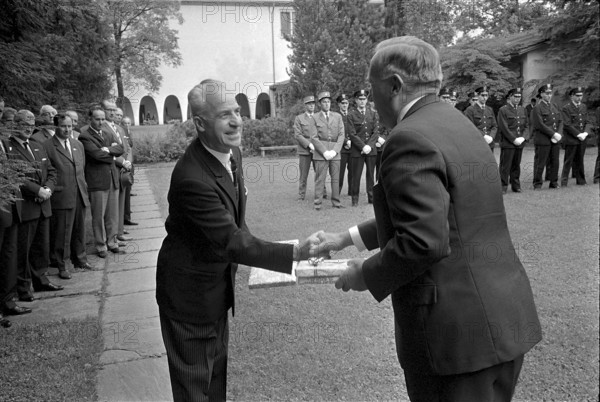 Final test and swearing-in ceremony of policeman, Lucerne 1966