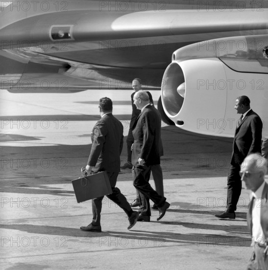 Laos conference in Geneva 1962: Dean Rusk's departure