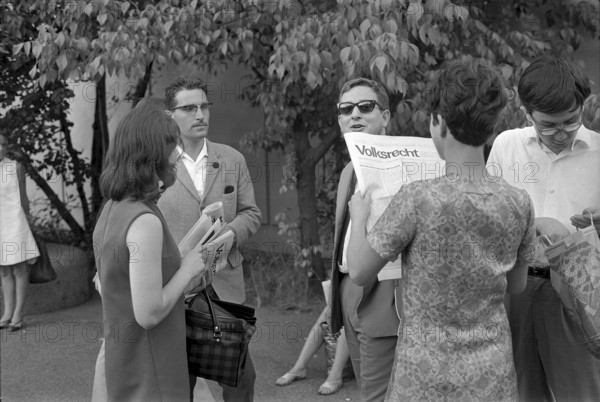 Demonstration in front of the Stadthaus against the interdiction of demonstrations, Zurich 1968