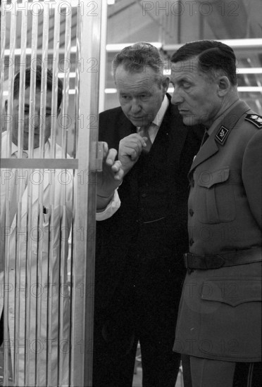 Federal Councillor Hans Schaffner at the opening of HTL Windisch 1968