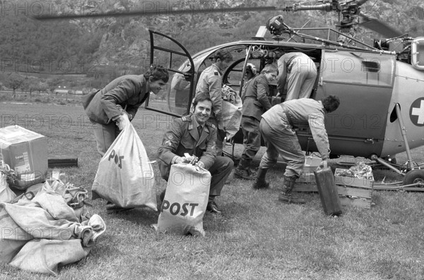 Artillary soldiers snowed in on the Simplon 1977