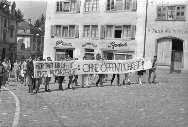 Demonstration against non-public trial at division court in Schwyz 1969