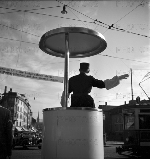 Traffic policeman Haas, Central Zurich 1946