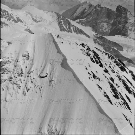 Recovery of two Italian and two German alpinists at the Eiger north face 1957: Rescue team