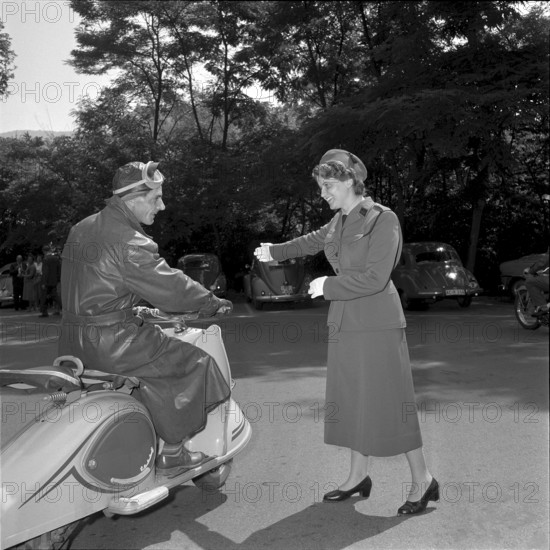 The first traffic policewoman from Schaffhausen 1957
