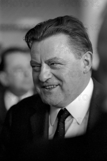 Franz Josef Strauss at congress hall Kongresshaus, 1967