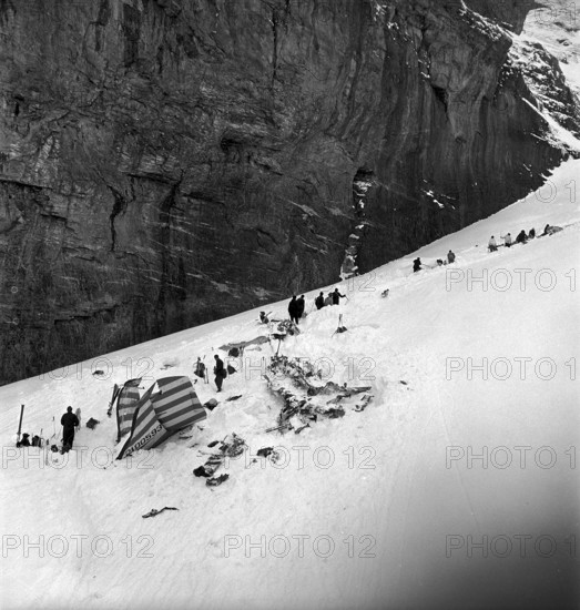 US-military plane crash, wreckage upon the Guggi glacier, Jungfrau 1952