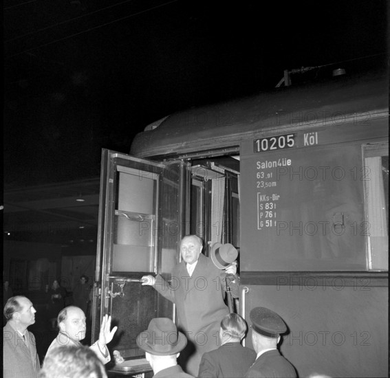 German Federal Chancellor Adenauer, arrival in Lugano 1956