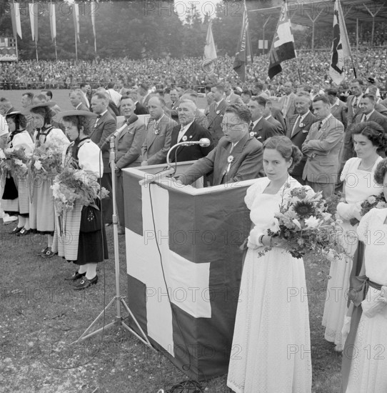 Swiss wrestling festival Winterthur 1953: mayor Ruegg