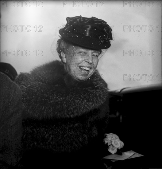 Eleanor Roosevelt, arrival at Dubendorf airport 1948