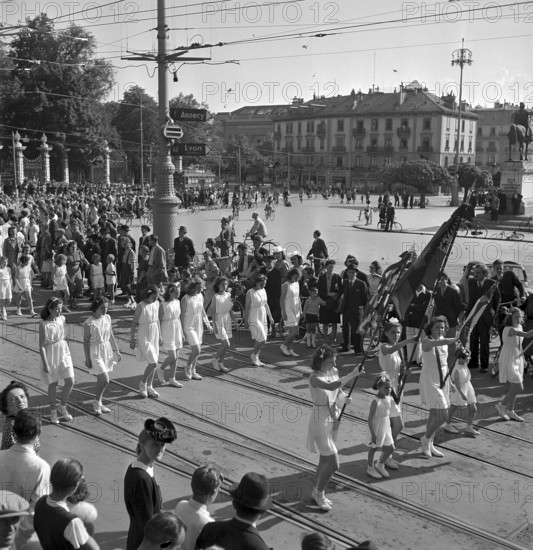 Parade, Geneva gymnastics club centenary, 1943
