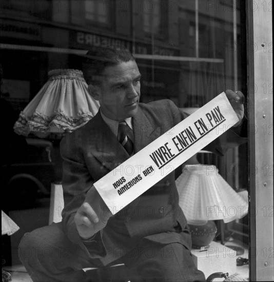 Private persons appeal for peace in Neuchatel 1949