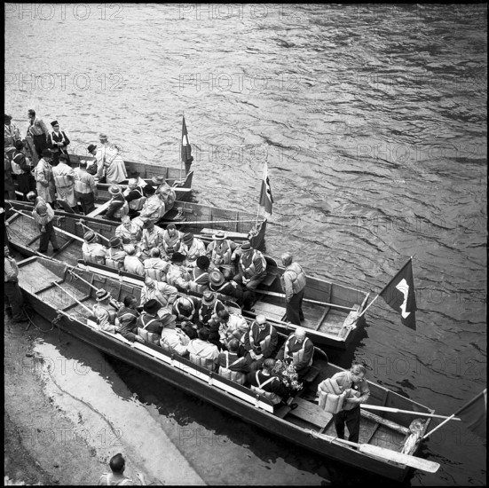 Swiss diplomats conference: excursion, Berne 1961. speed on the Aar