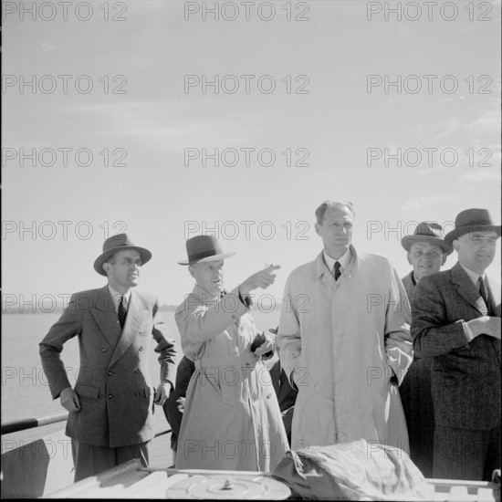 Swiss diplomats excursion to Neuchatel 1950. Petitpierre, Kohli, Zutter