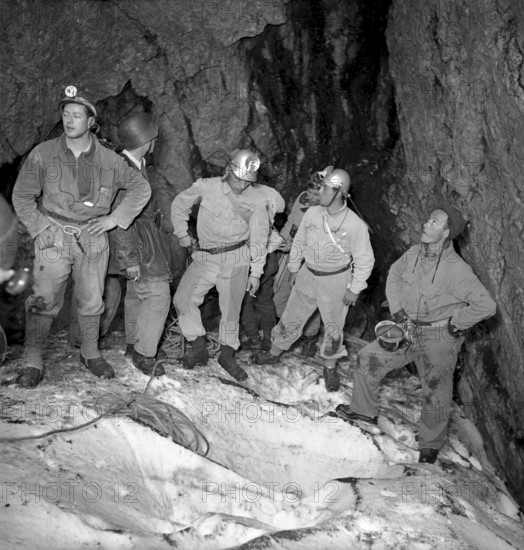 Radio Lausanne, reportage from the Rochers-de-Naye cavern 1950