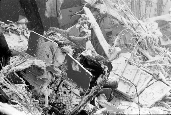 Crash of an English airplane in Hochwald (SO), 1973: Debris of the airplane