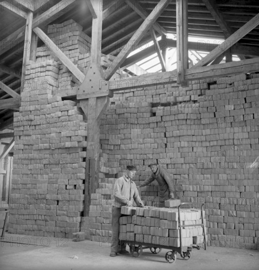Warehouse of the Red Cross, Vallorbe 1945