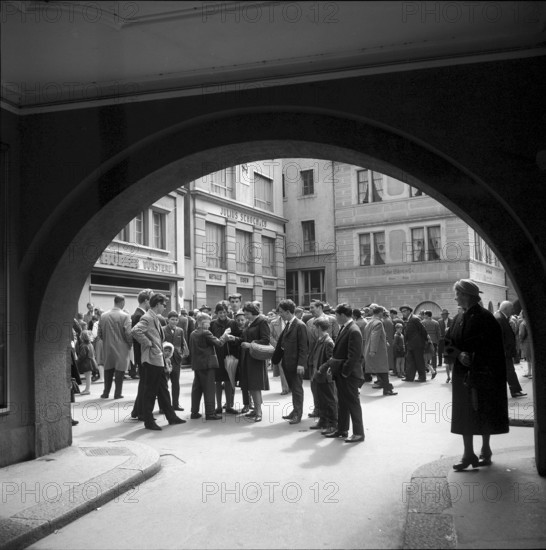 Beating eggs at Limmatquai 1961