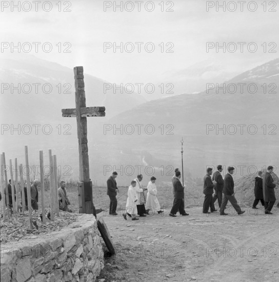Easter donation in Grimisuat 1958