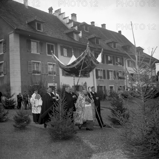Inauguration of the provost of Beromunster, Msgr. Kopp, 1954