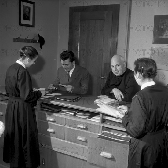 The Kleinen Schwestern von St. Paul in Fribourg 1959