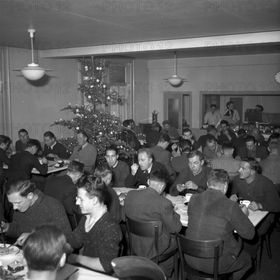 Christmas Eve 1950: Christmas party in a Lokremise