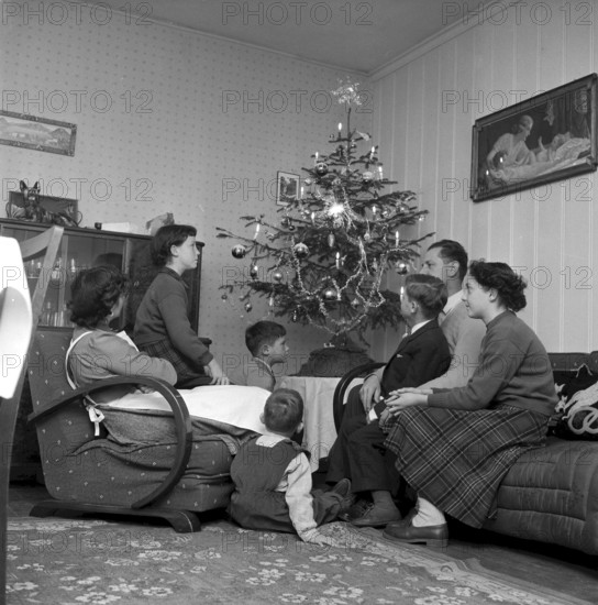 Christmas Eve 1956: border guard and his family